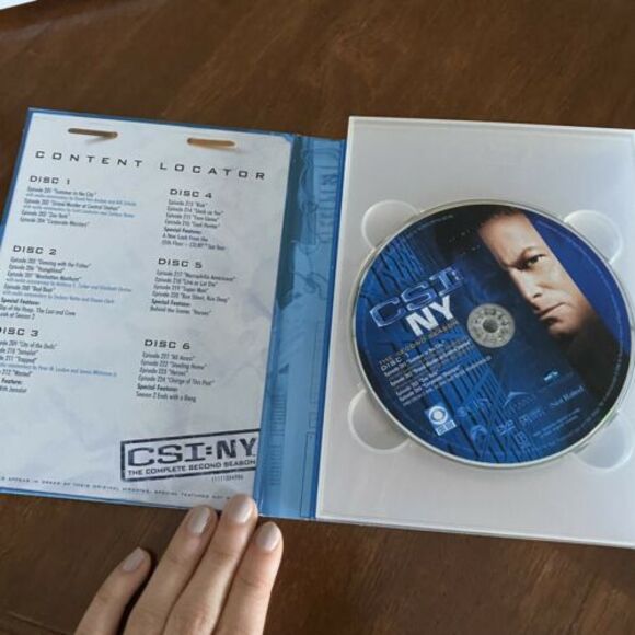 CSI: New York - The Complete Second Season (DVD, 2006, 6-Disc Set) - Picture 3 of 6
